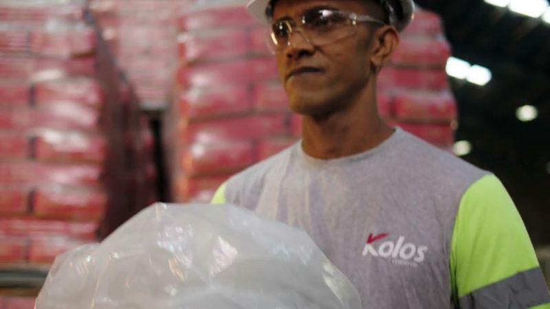 kolos retourn to plastik